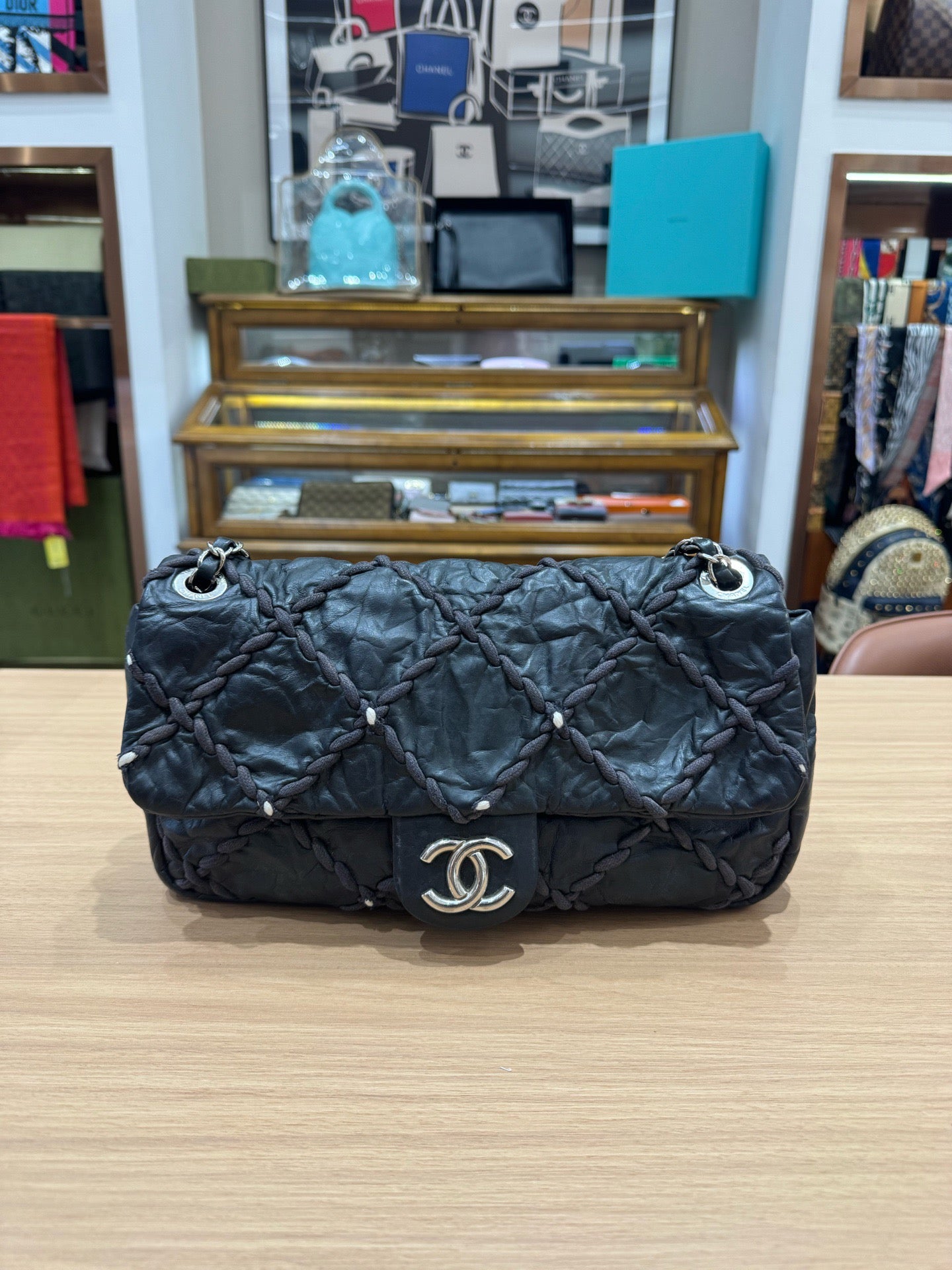 Chanel - Classic Flap - Leather - Black - (medium)