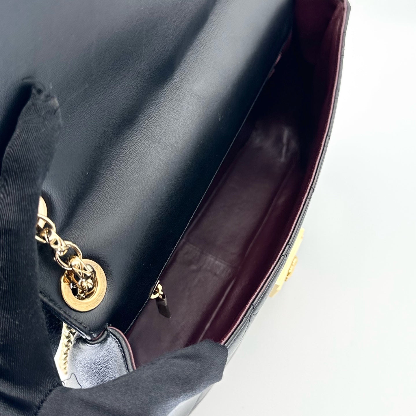 Chanel - Classic Flap - Leather - Black - (medium)