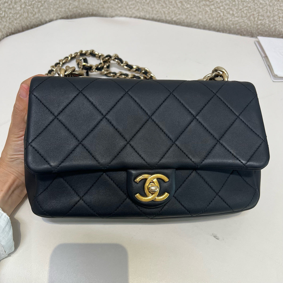 Chanel - Classic Flap - Leather - Black - (medium)
