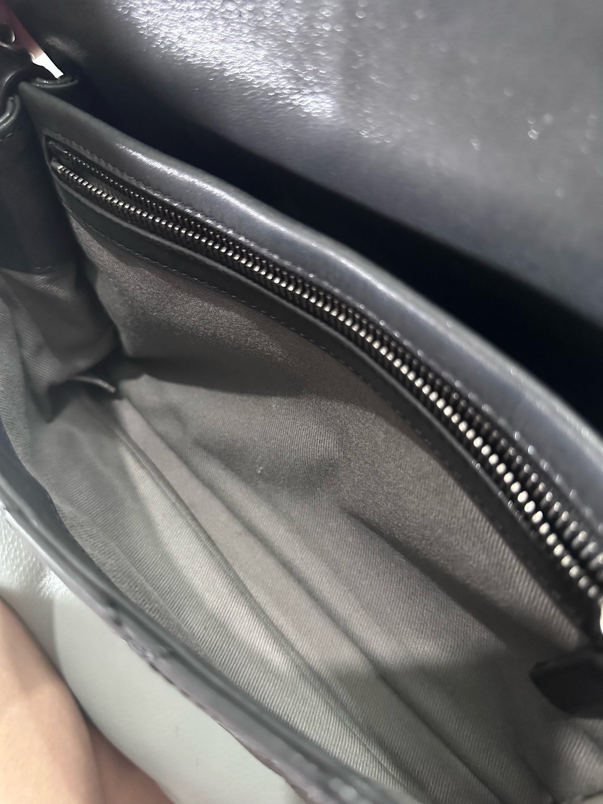 Chanel - Classic Flap - Leather - Black - (medium)