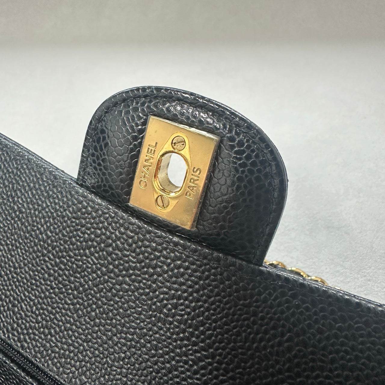 Chanel - Classic Flap - Leather - Black - (medium)
