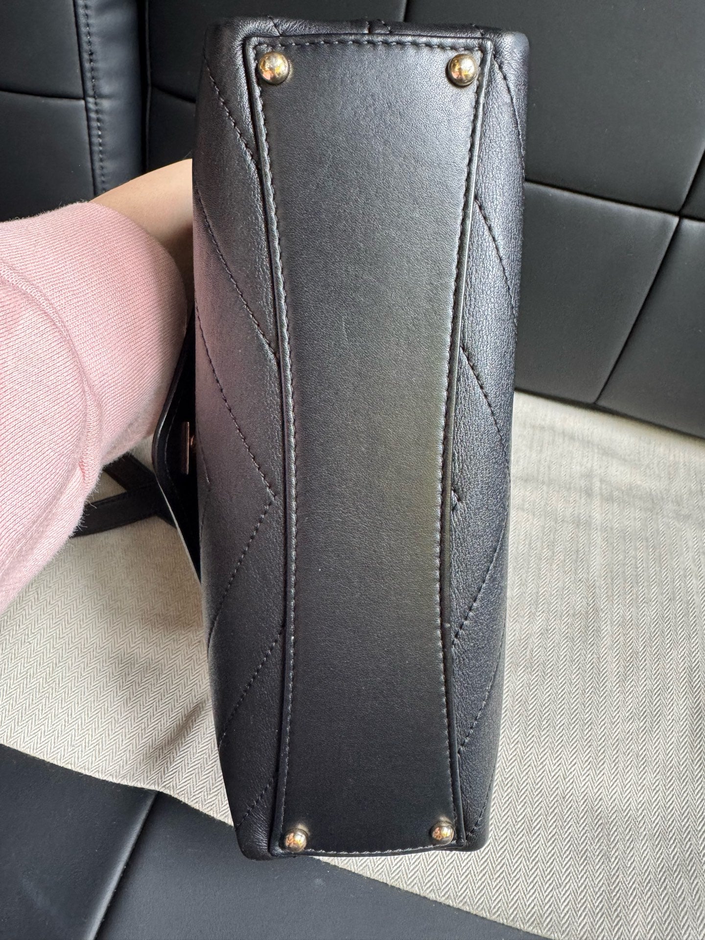 Chanel - Classic Flap - Leather - Black - (medium)