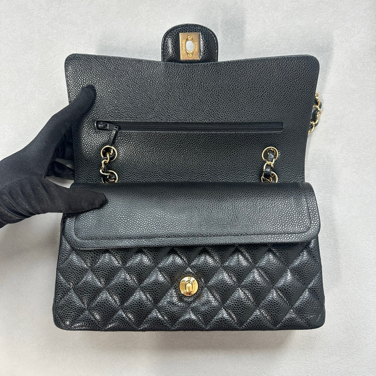 Chanel - Classic Flap - Leather - Black - (medium)