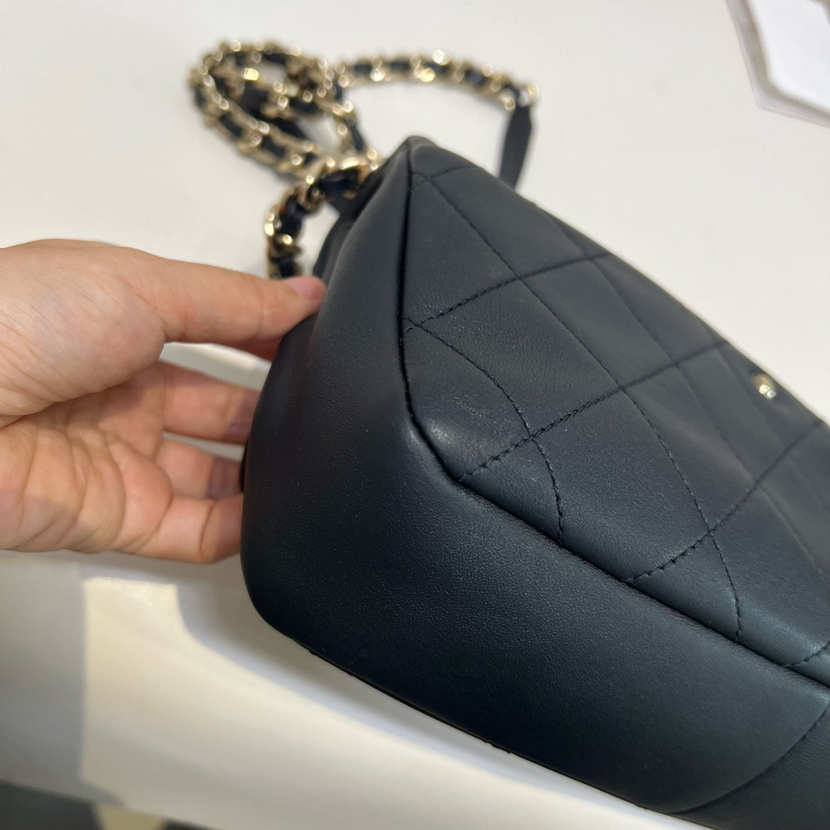 Chanel - Classic Flap - Leather - Black - (medium)