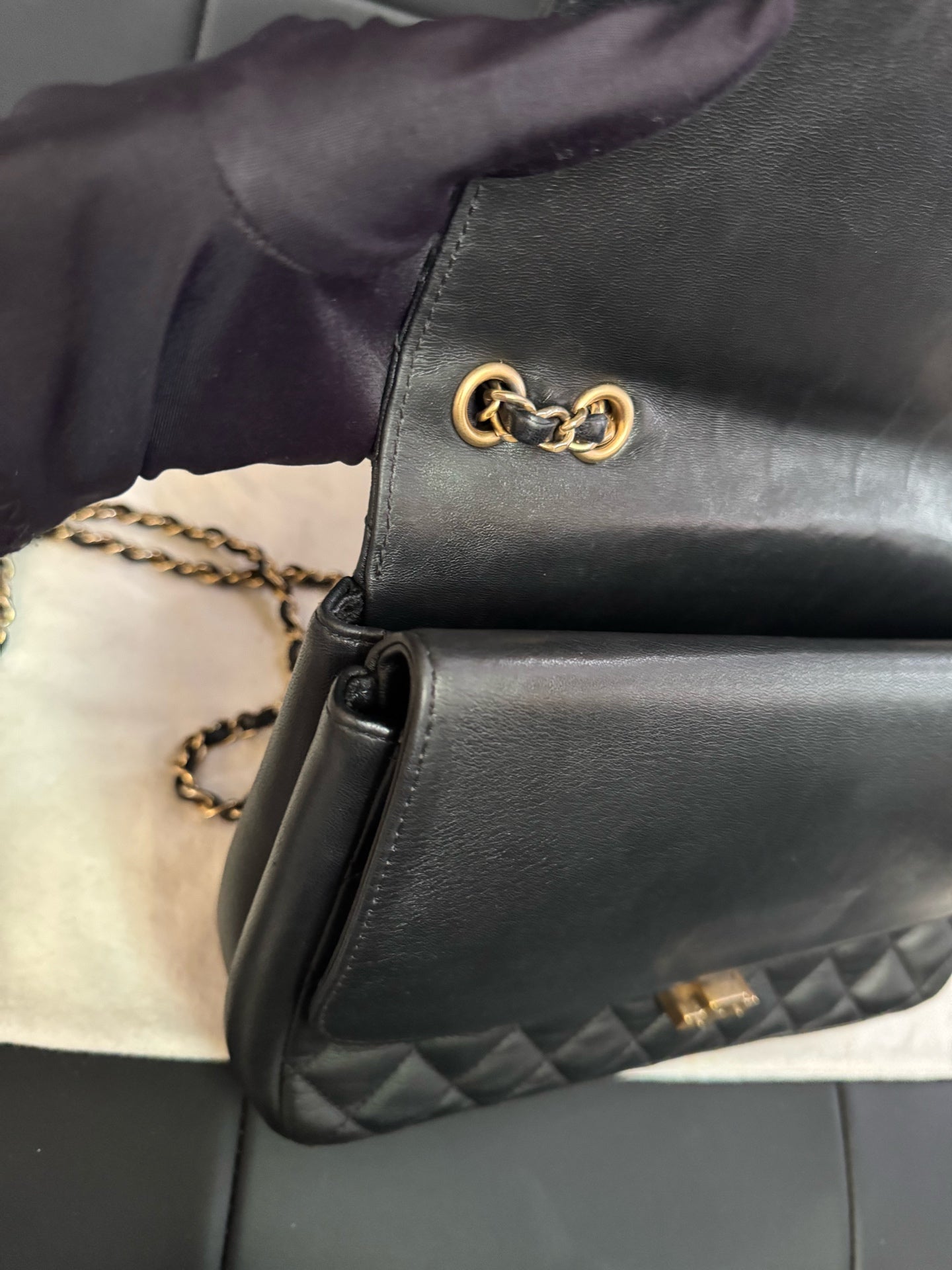 Chanel - Classic Flap - Leather - Black - (medium)