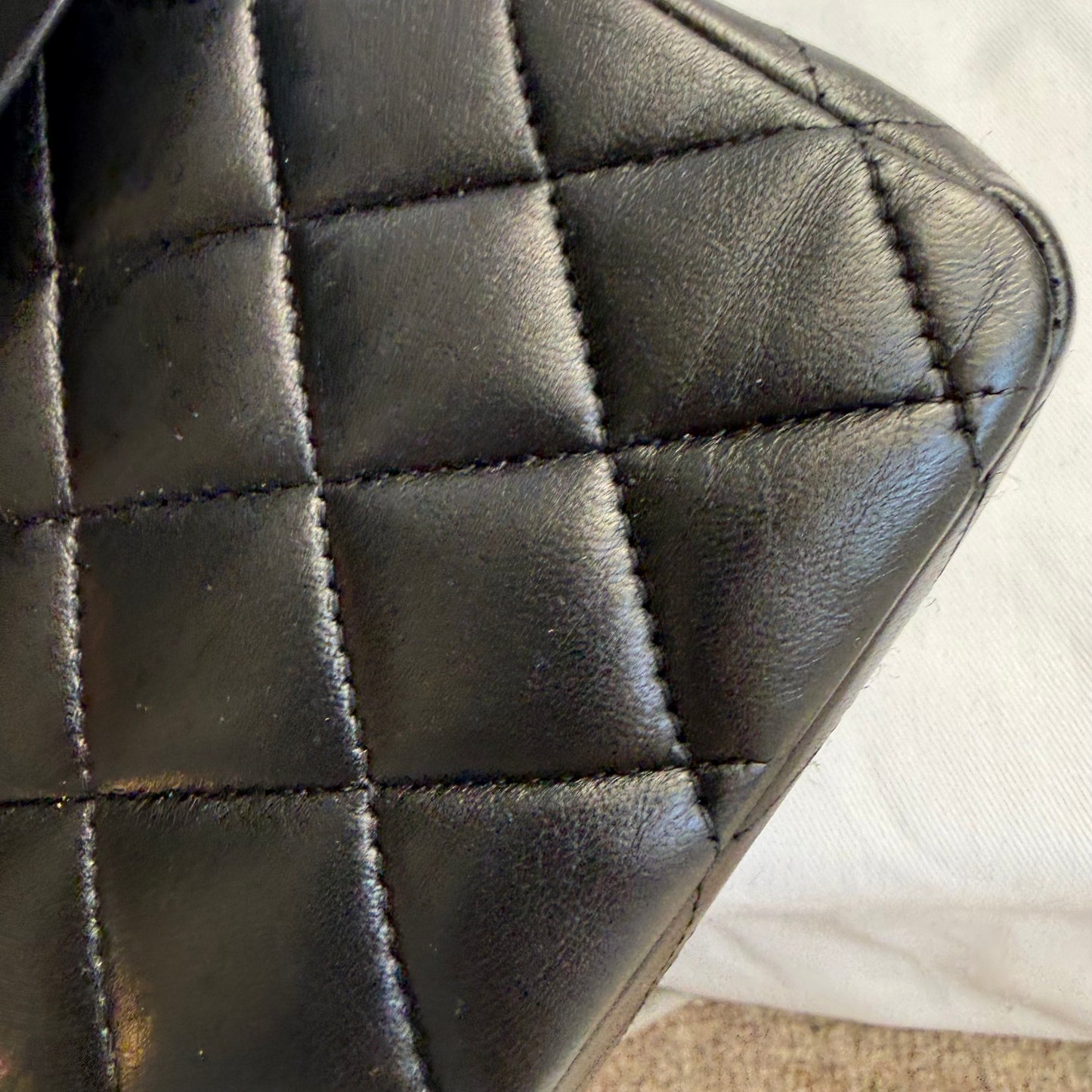 Chanel - Classic Flap - Leather - Black - (medium)