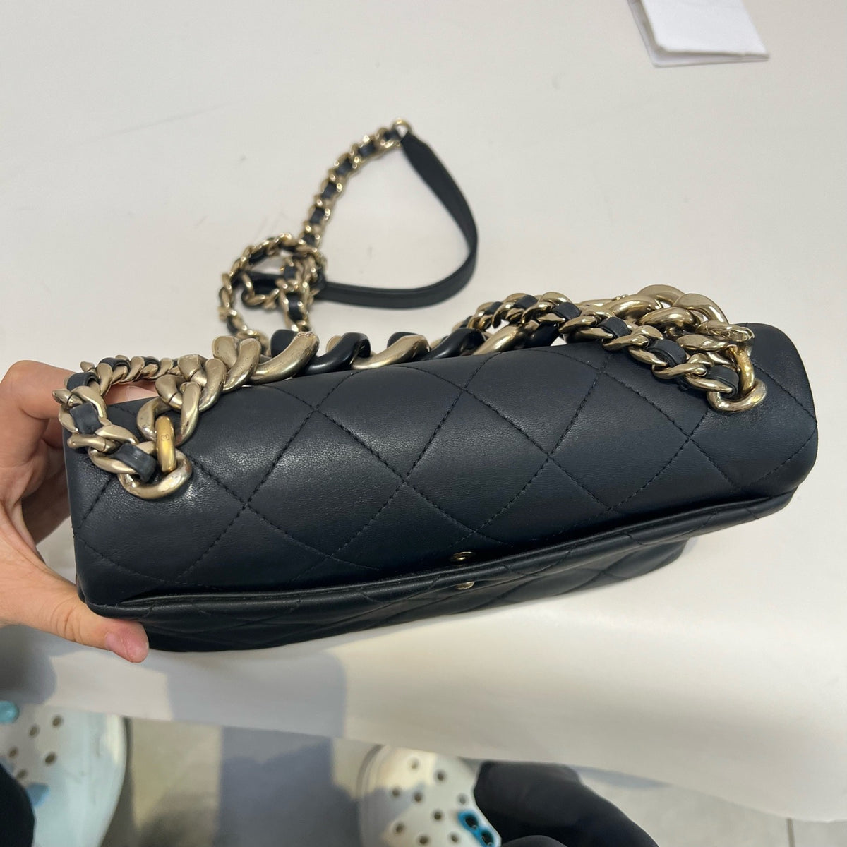 Chanel - Classic Flap - Leather - Black - (medium)