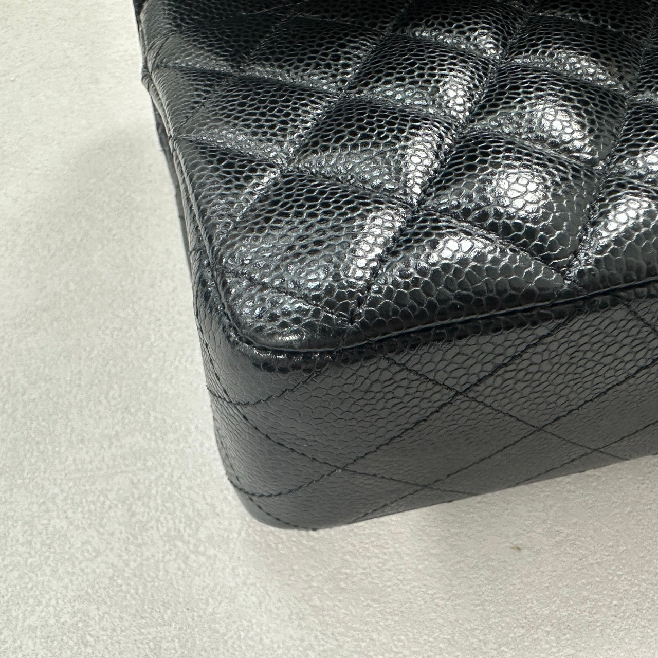 Chanel - Classic Flap - Leather - Black - (medium)