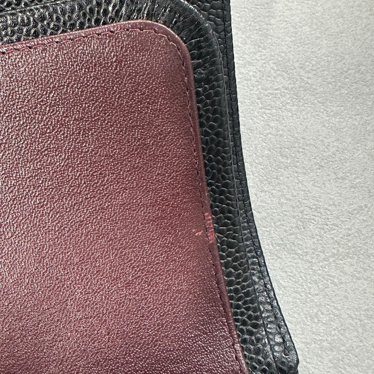 Chanel - Classic Flap - Leather - Black - (medium)