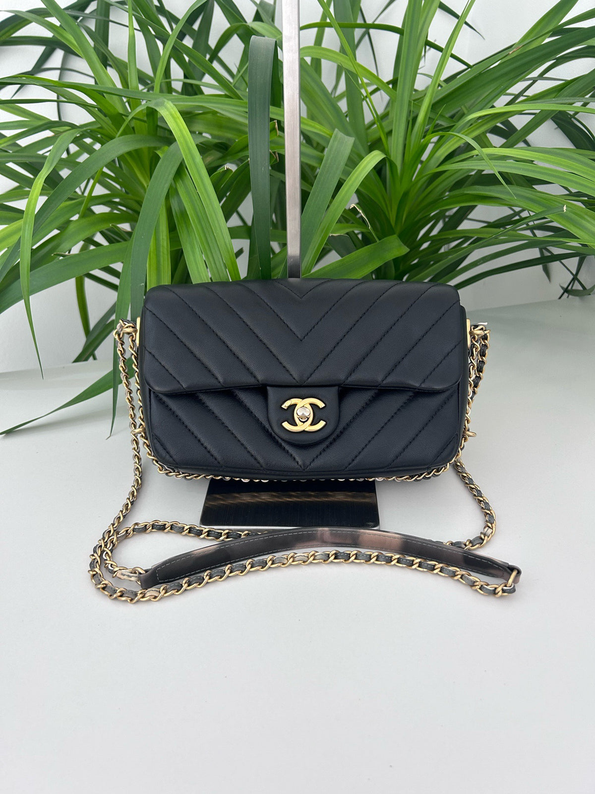 Chanel - Classic Flap - Leather - Black - (mini)