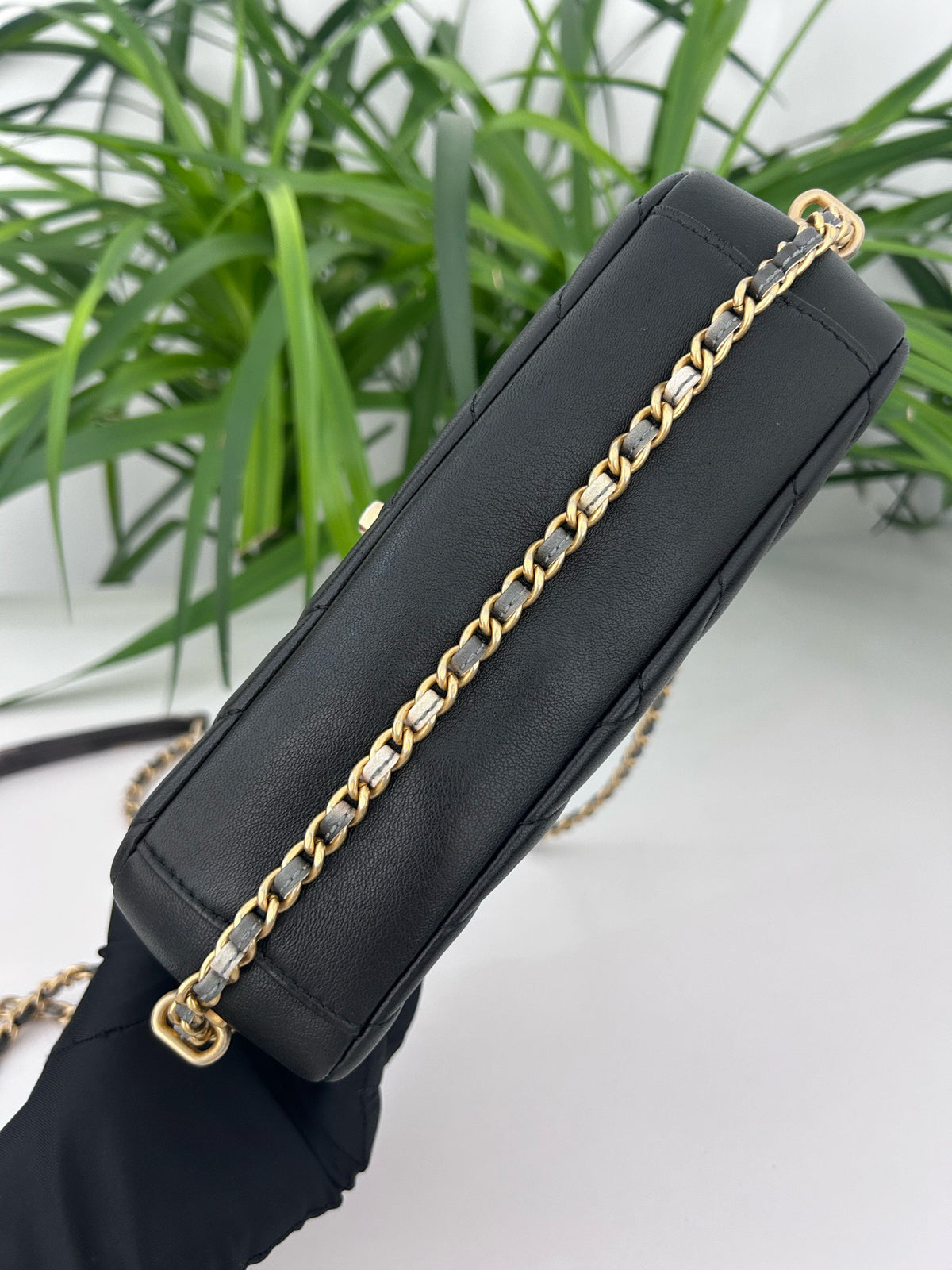 Chanel - Classic Flap - Leather - Black - (mini)