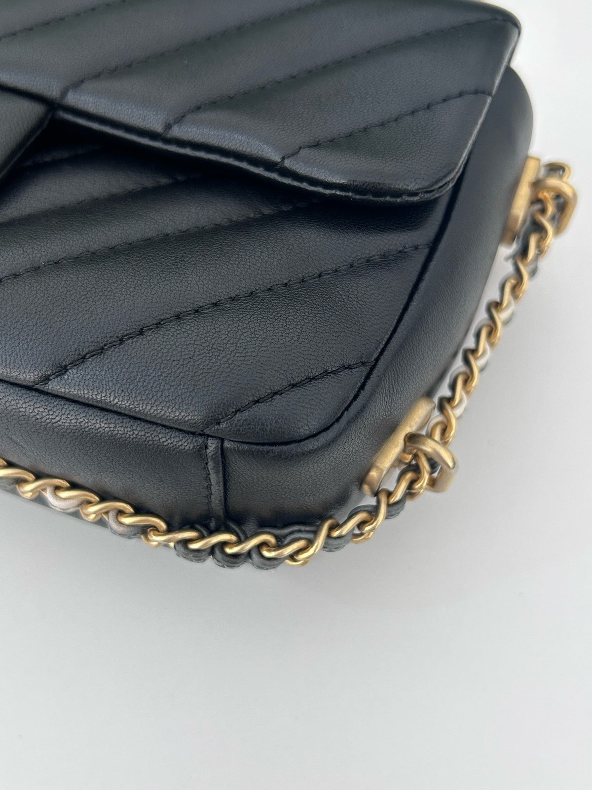 Chanel - Classic Flap - Leather - Black - (mini)