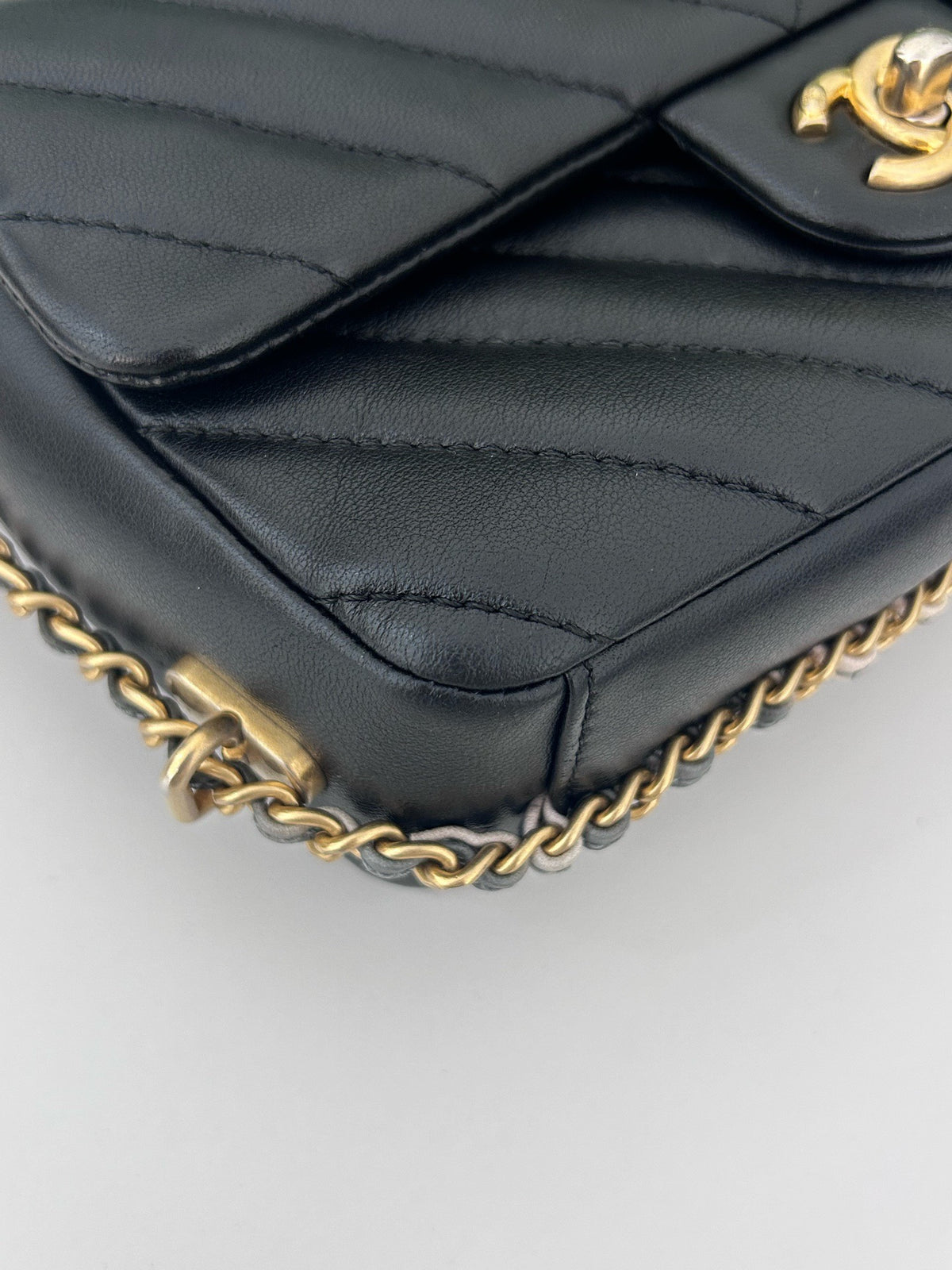 Chanel - Classic Flap - Leather - Black - (mini)