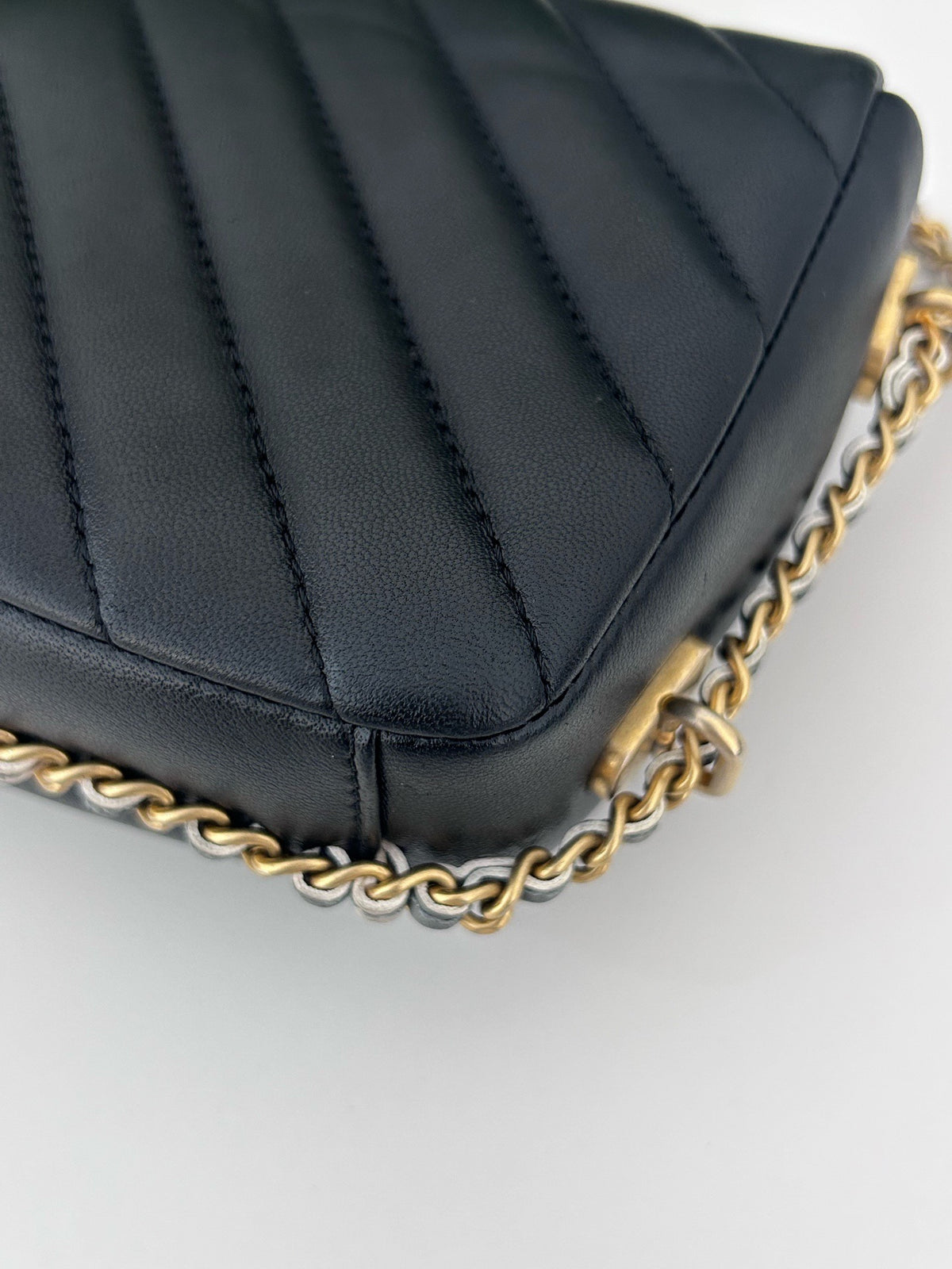 Chanel - Classic Flap - Leather - Black - (mini)