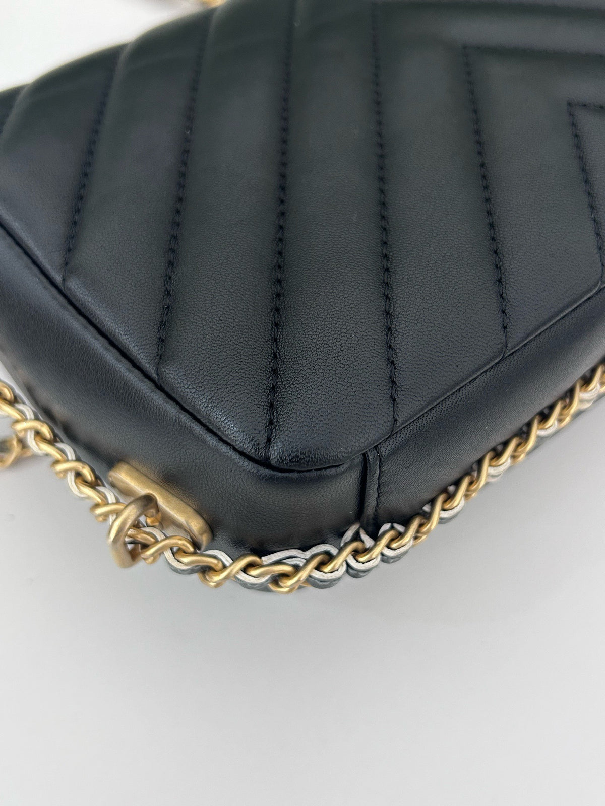 Chanel - Classic Flap - Leather - Black - (mini)