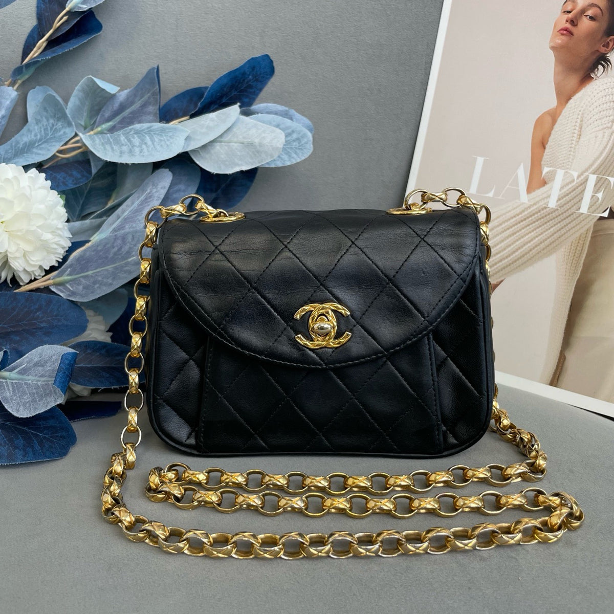 Chanel - Classic Flap - Leather - Black - (small)