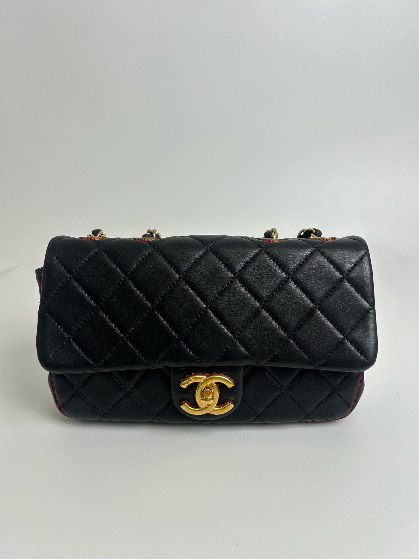 Chanel - Classic Flap - Leather - Black - (small)