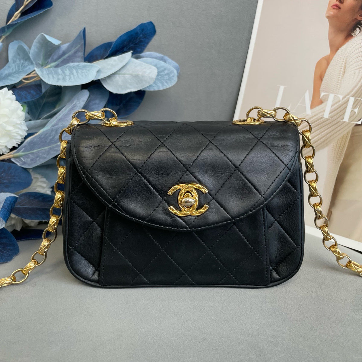 Chanel - Classic Flap - Leather - Black - (small)