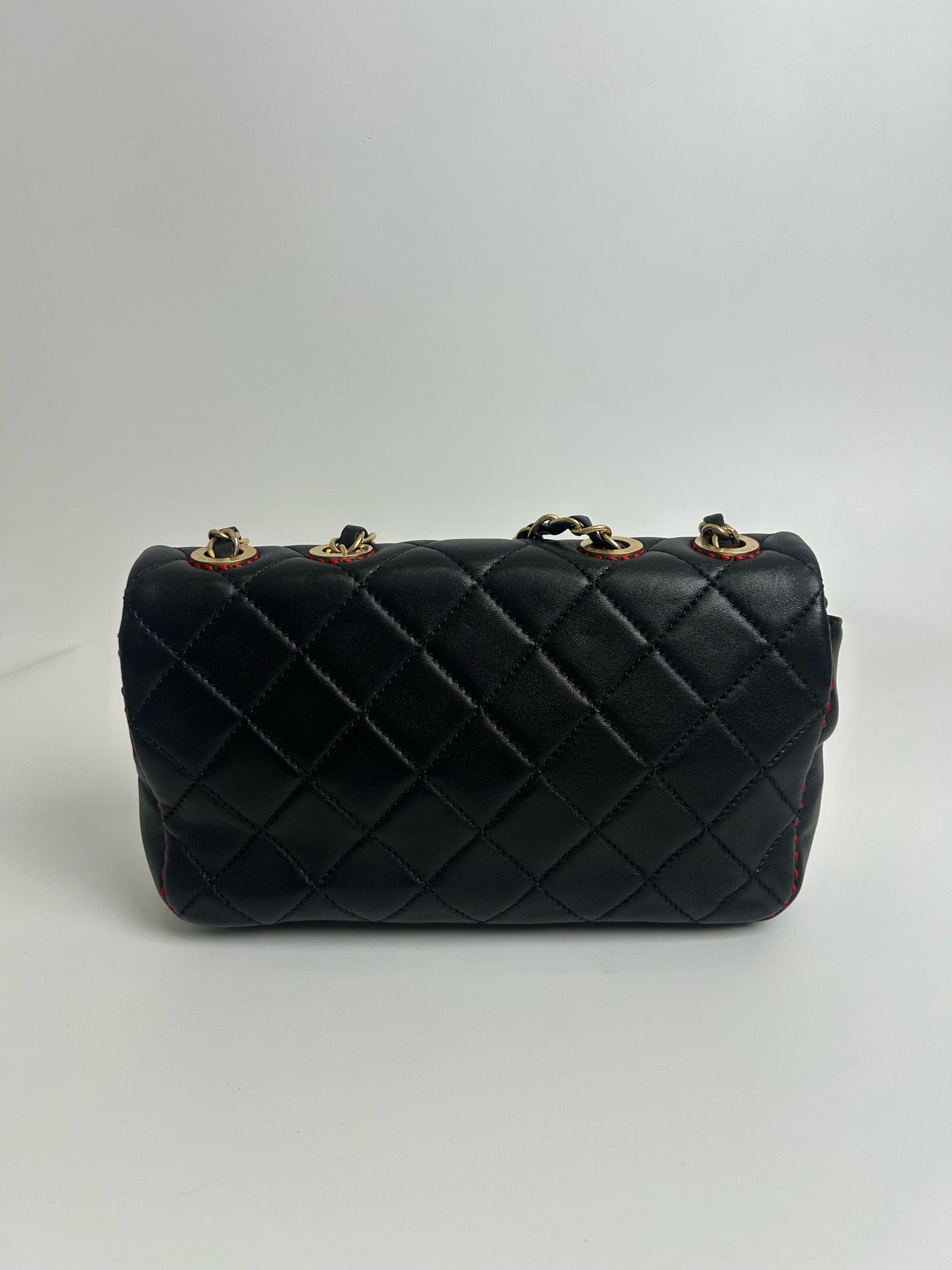 Chanel - Classic Flap - Leather - Black - (small)