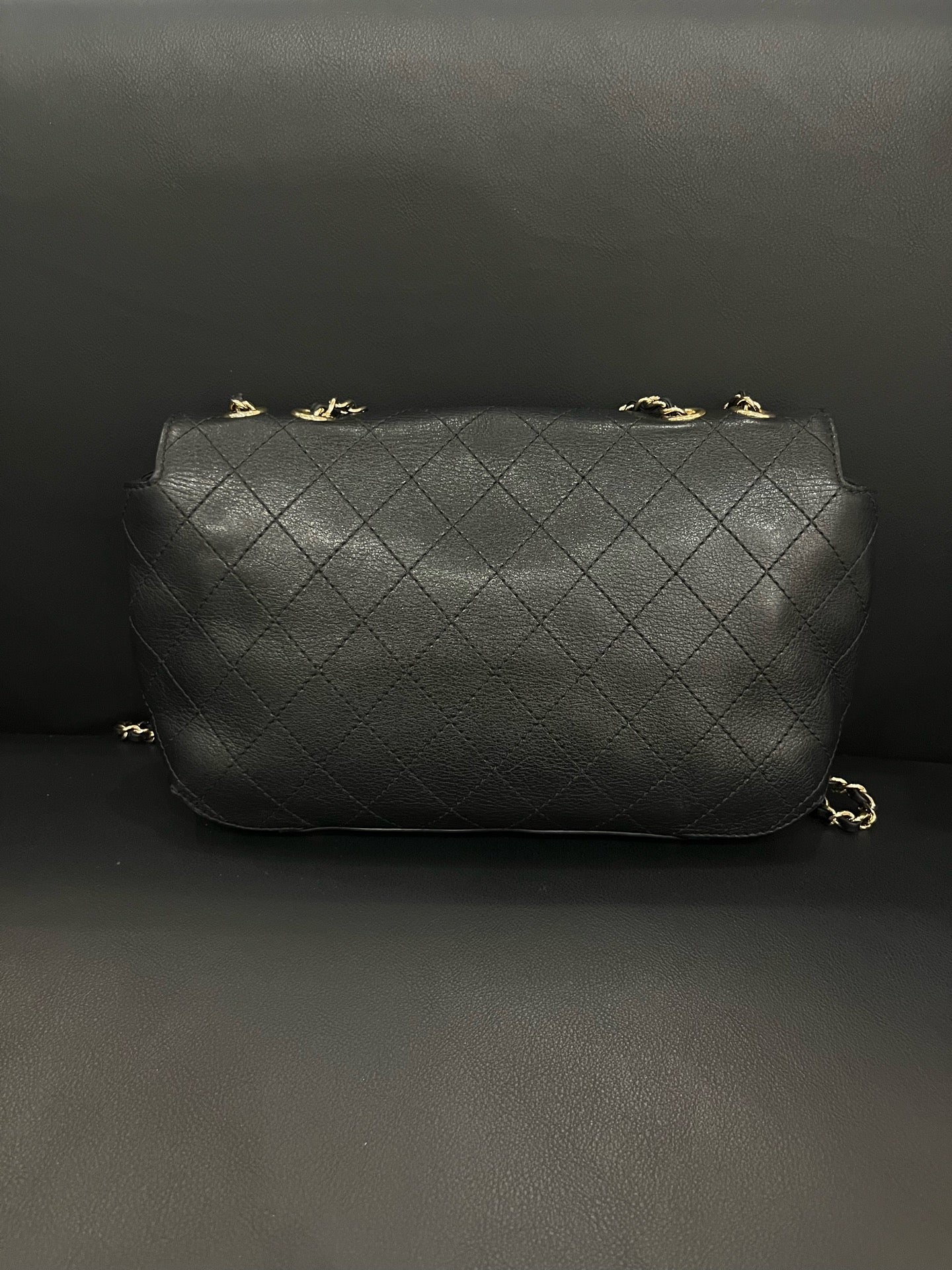 Chanel - Classic Flap - Leather - Black - (small)