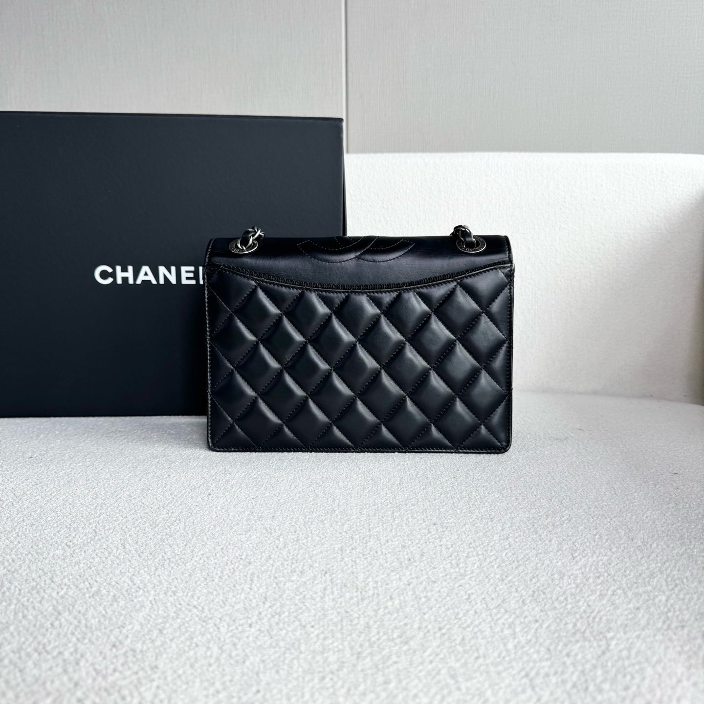 Chanel - Classic Flap - Leather - Black - (small)