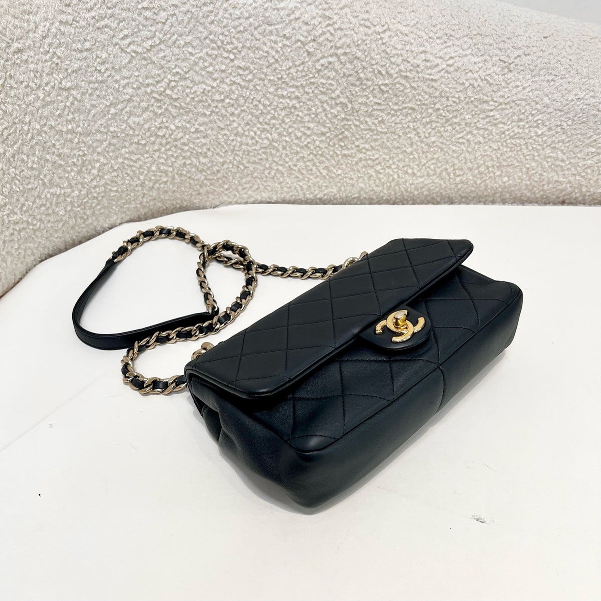 Chanel - Classic Flap - Leather - Black - (small)