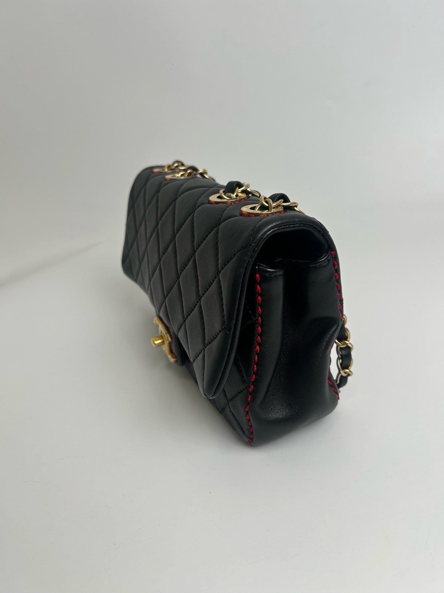 Chanel - Classic Flap - Leather - Black - (small)