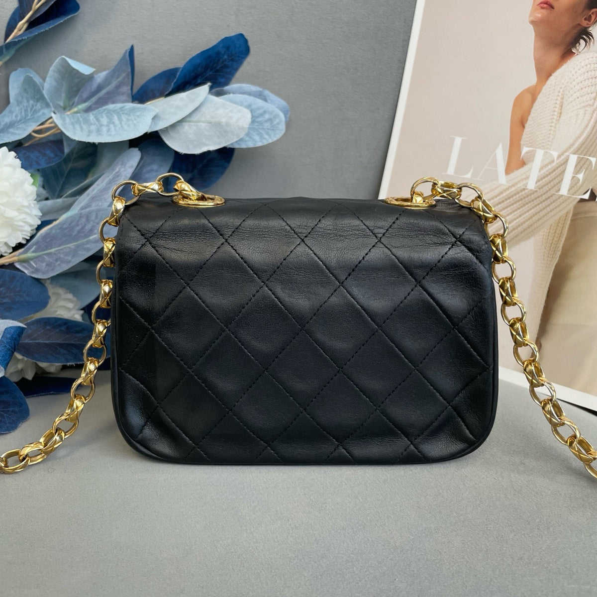 Chanel - Classic Flap - Leather - Black - (small)