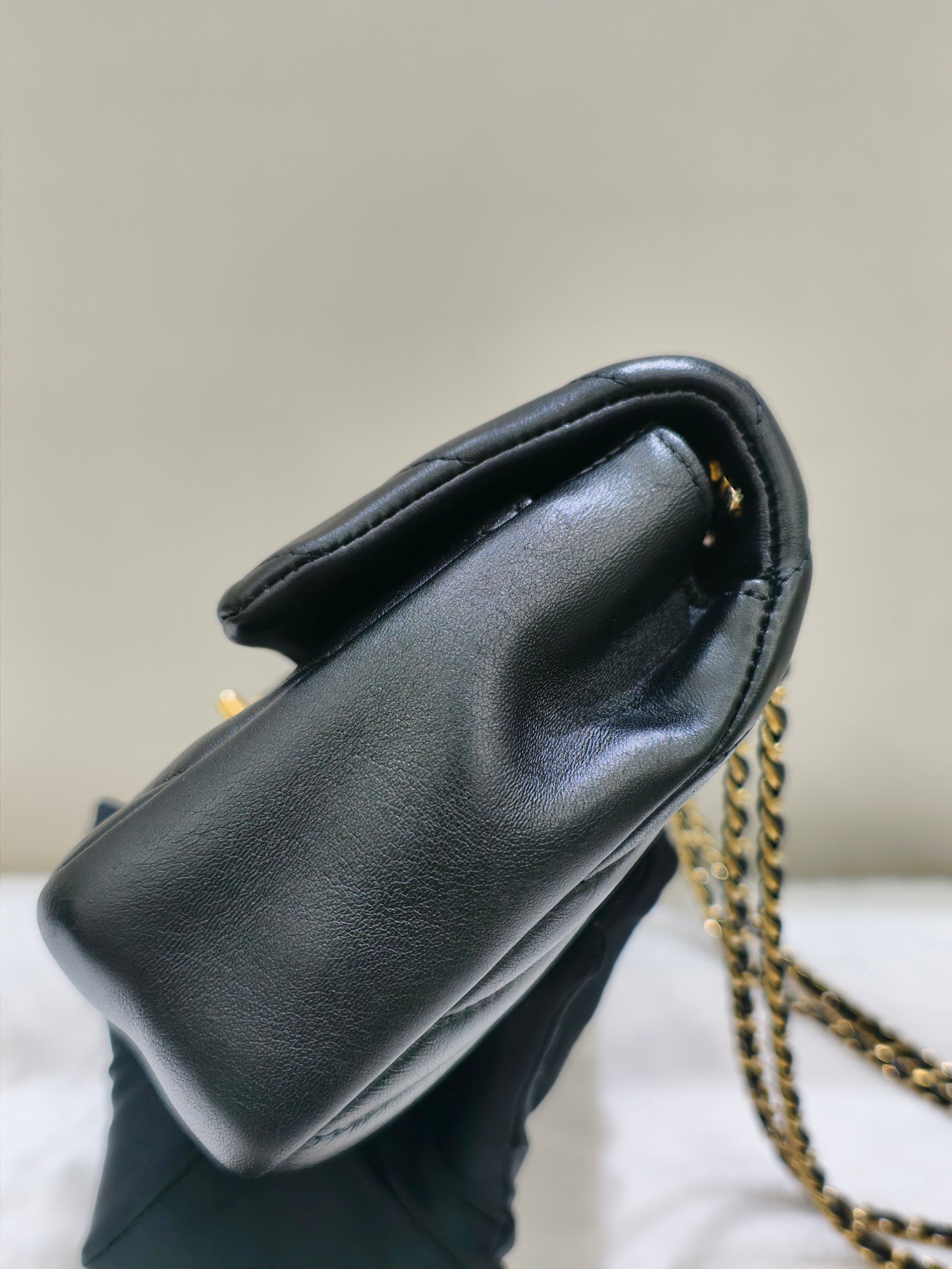 Chanel - Classic Flap - Leather - Black - (small)