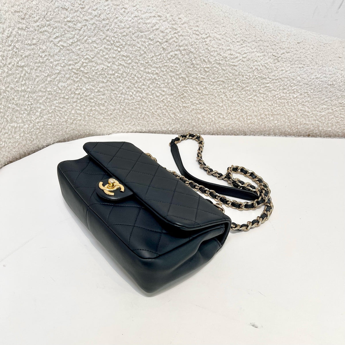 Chanel - Classic Flap - Leather - Black - (small)