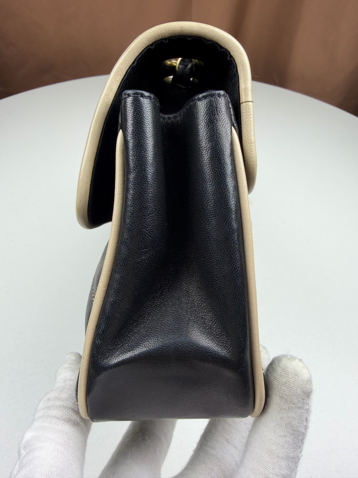 Chanel - Classic Flap - Leather - Black - (small)