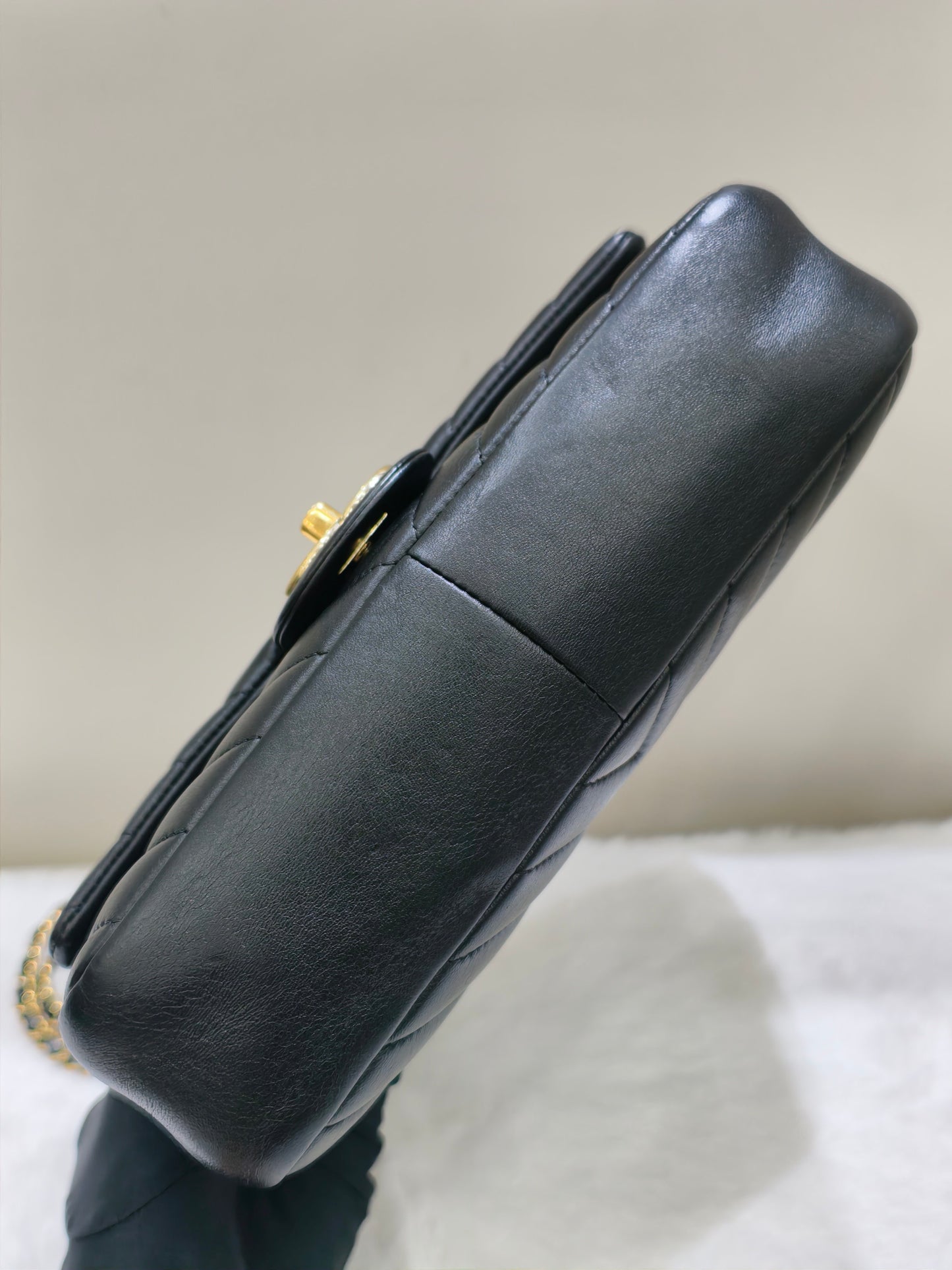Chanel - Classic Flap - Leather - Black - (small)