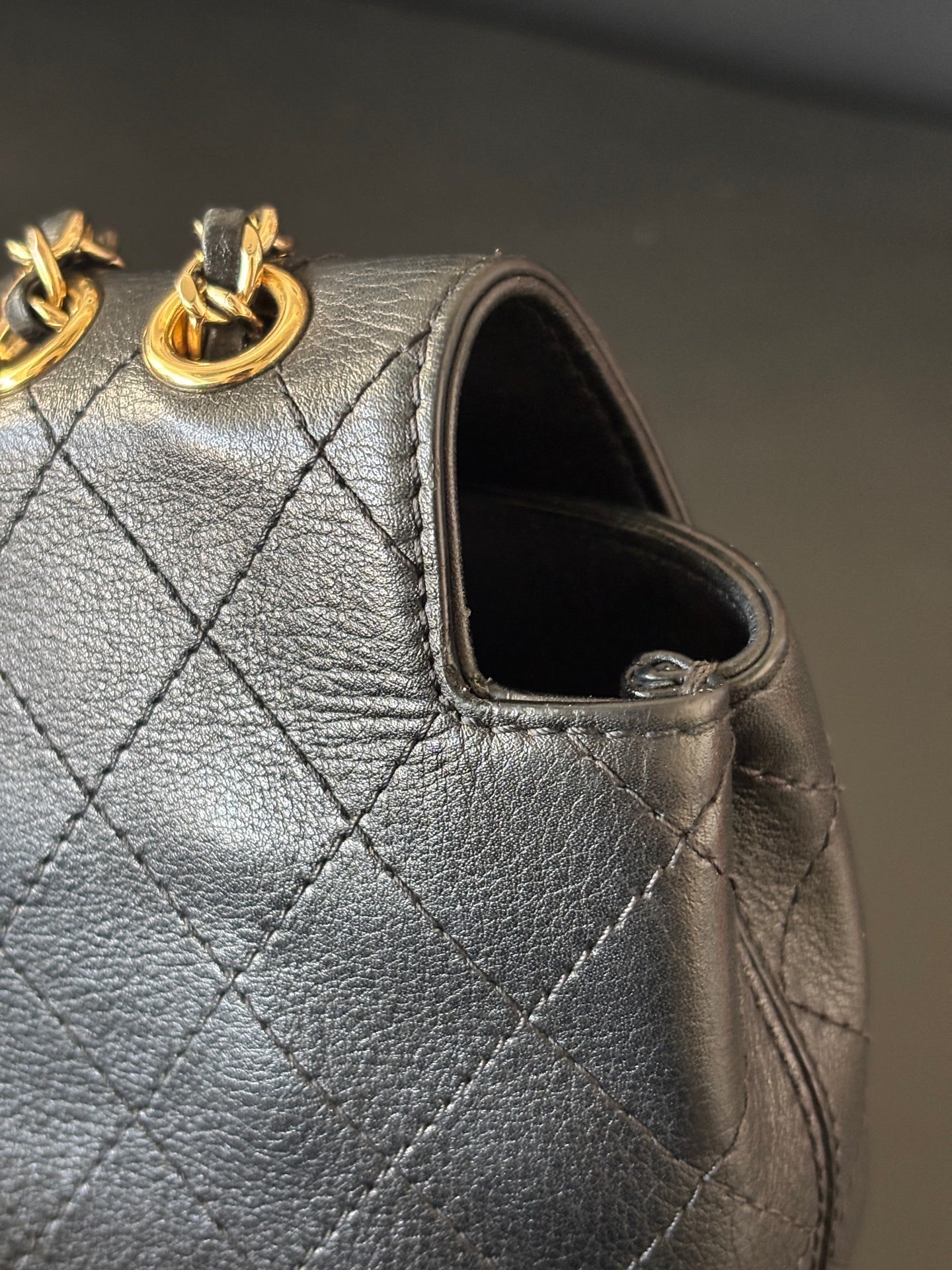 Chanel - Classic Flap - Leather - Black - (small)