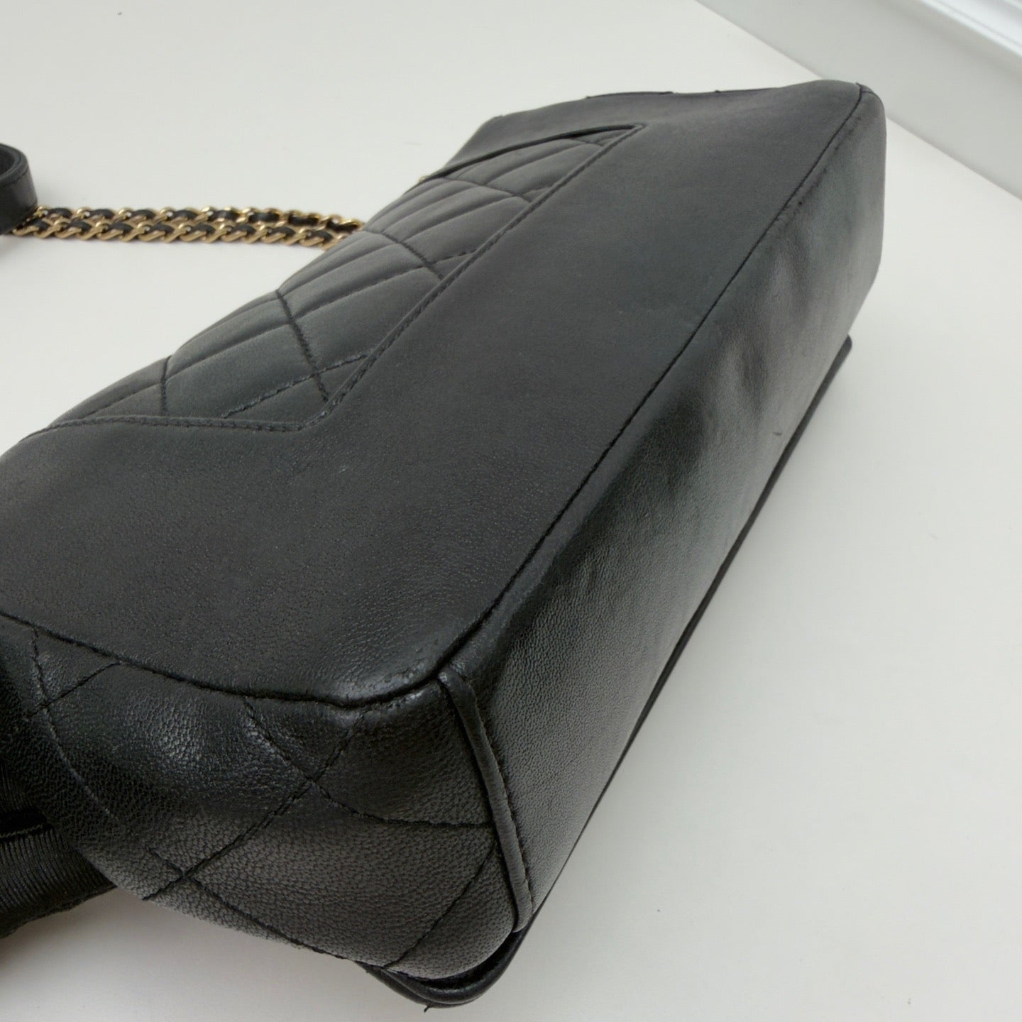 Chanel - Classic Flap - Leather - Black - (small)