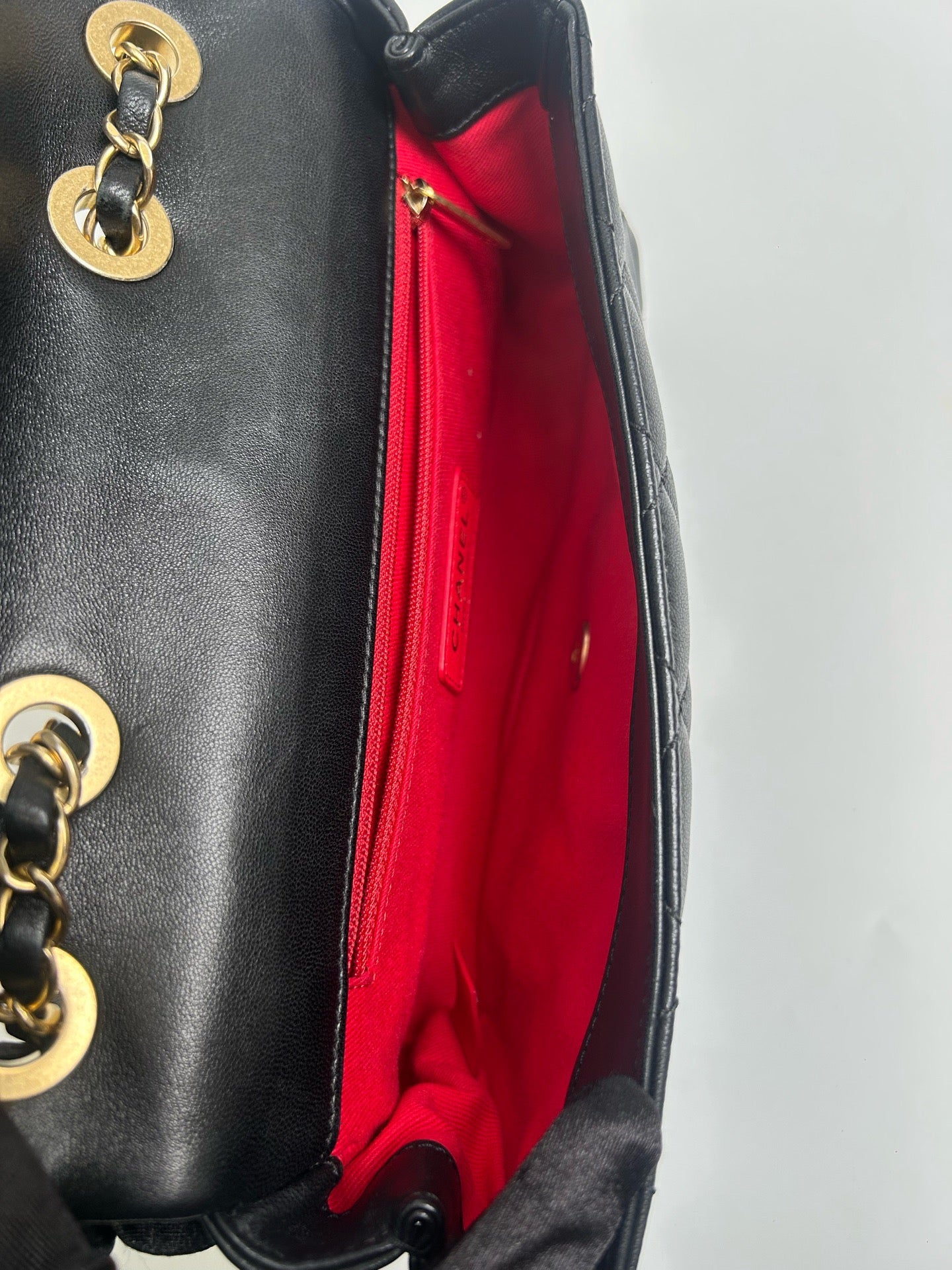 Chanel - Classic Flap - Leather - Black - (small)