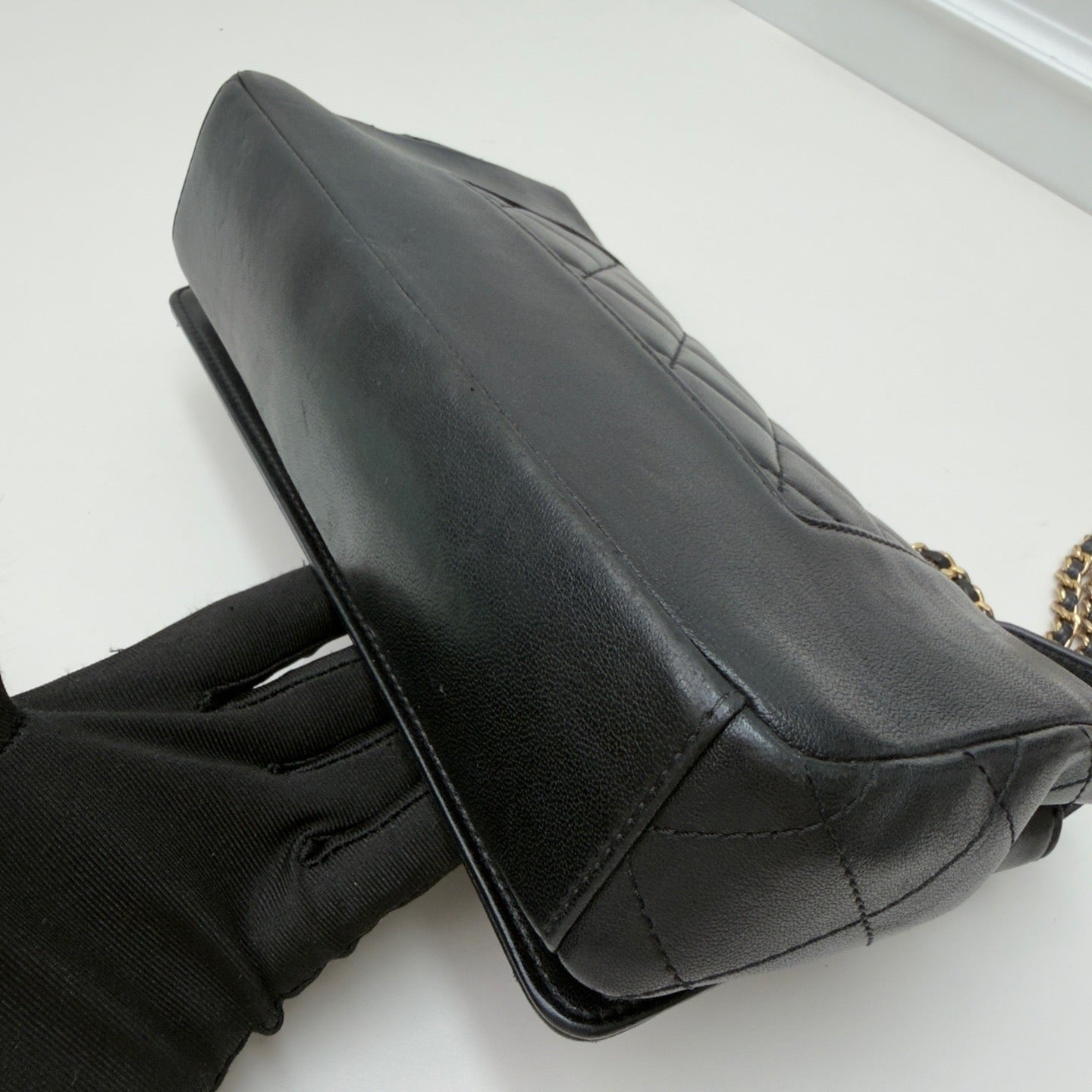 Chanel - Classic Flap - Leather - Black - (small)