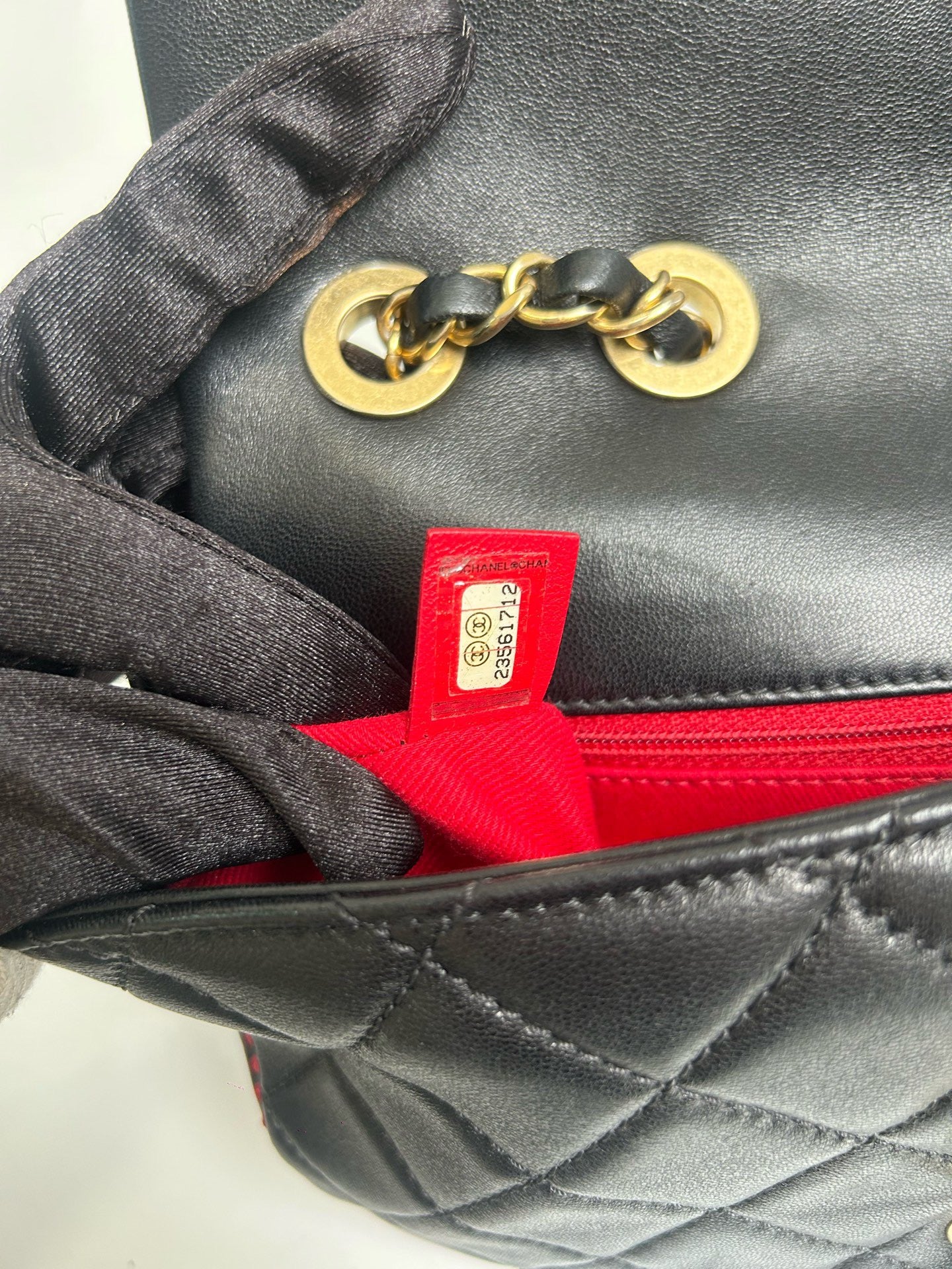 Chanel - Classic Flap - Leather - Black - (small)