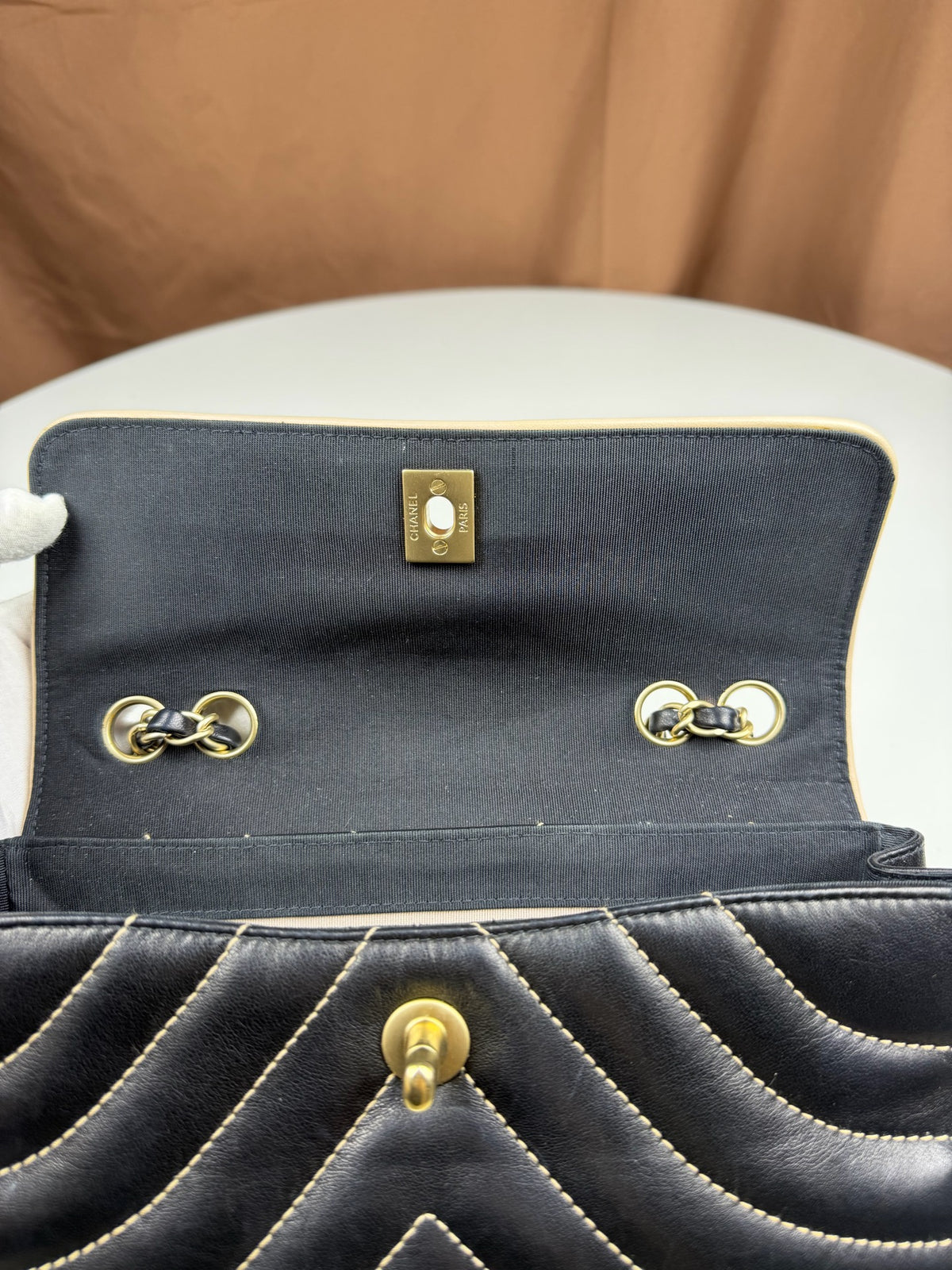 Chanel - Classic Flap - Leather - Black - (small)