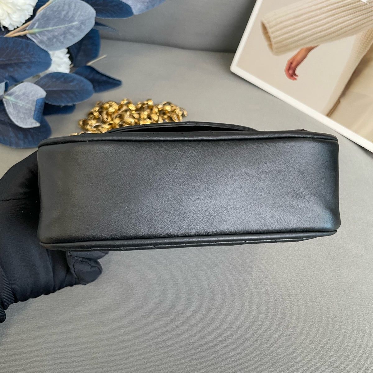 Chanel - Classic Flap - Leather - Black - (small)