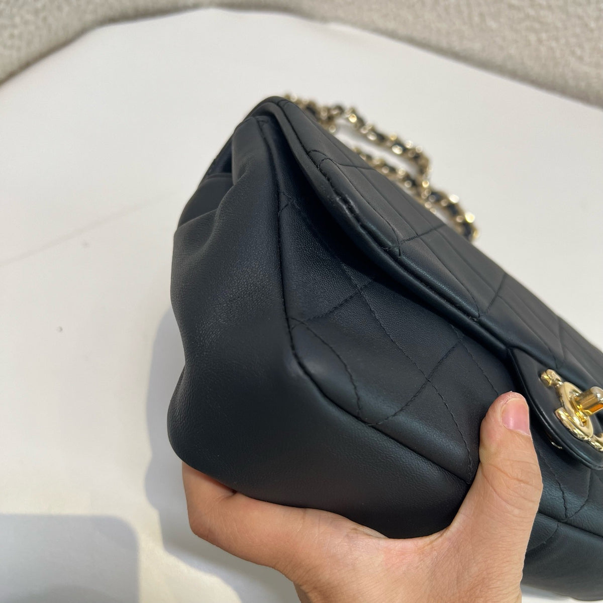 Chanel - Classic Flap - Leather - Black - (small)