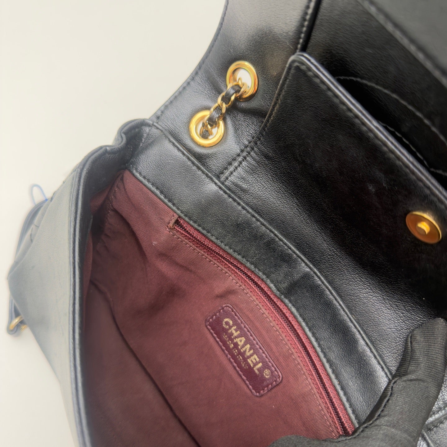 Chanel - Classic Flap - Leather - Black - (small)