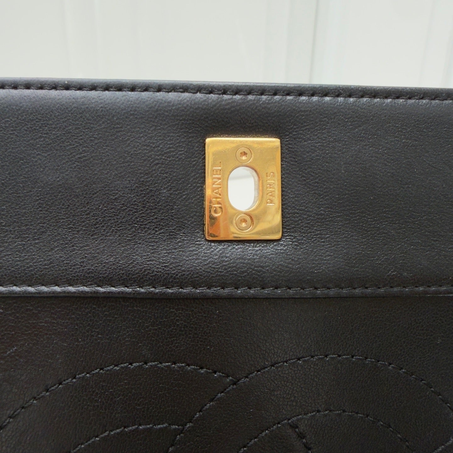 Chanel - Classic Flap - Leather - Black - (small)