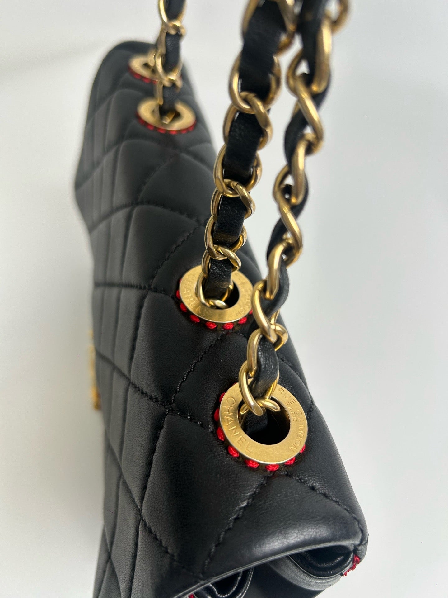Chanel - Classic Flap - Leather - Black - (small)