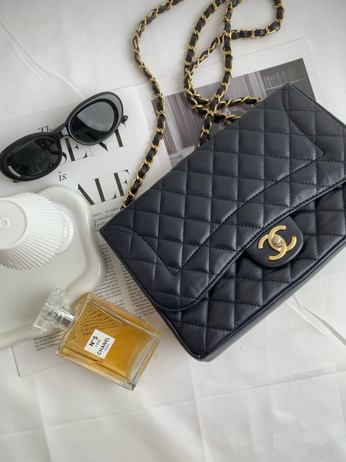 Chanel - Classic Flap - Leather - Blue - (medium)