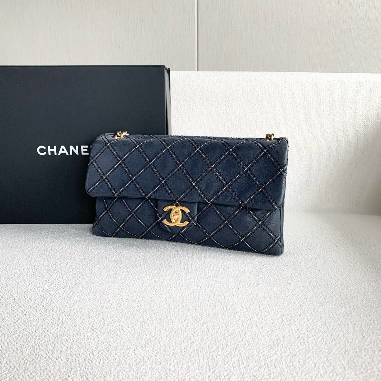 Chanel - Classic Flap - Leather - Blue - (medium)