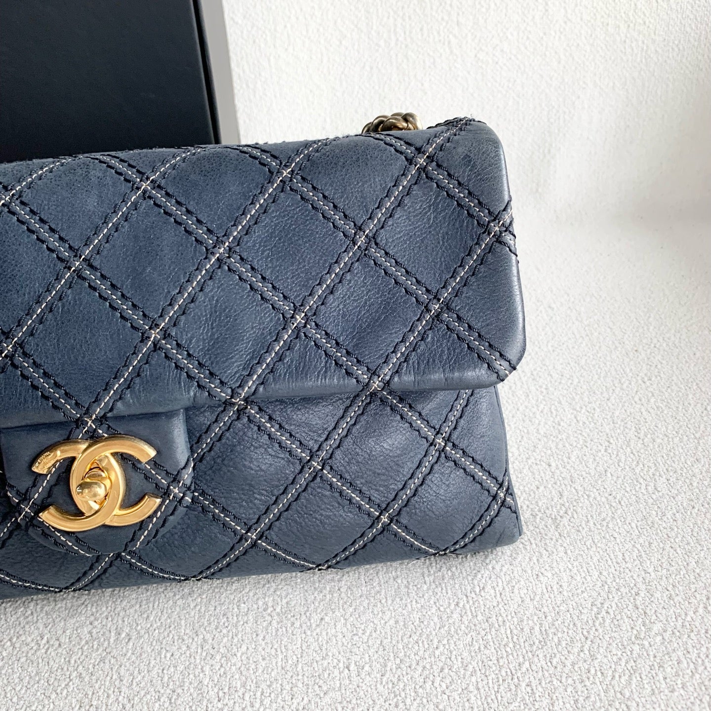 Chanel - Classic Flap - Leather - Blue - (medium)