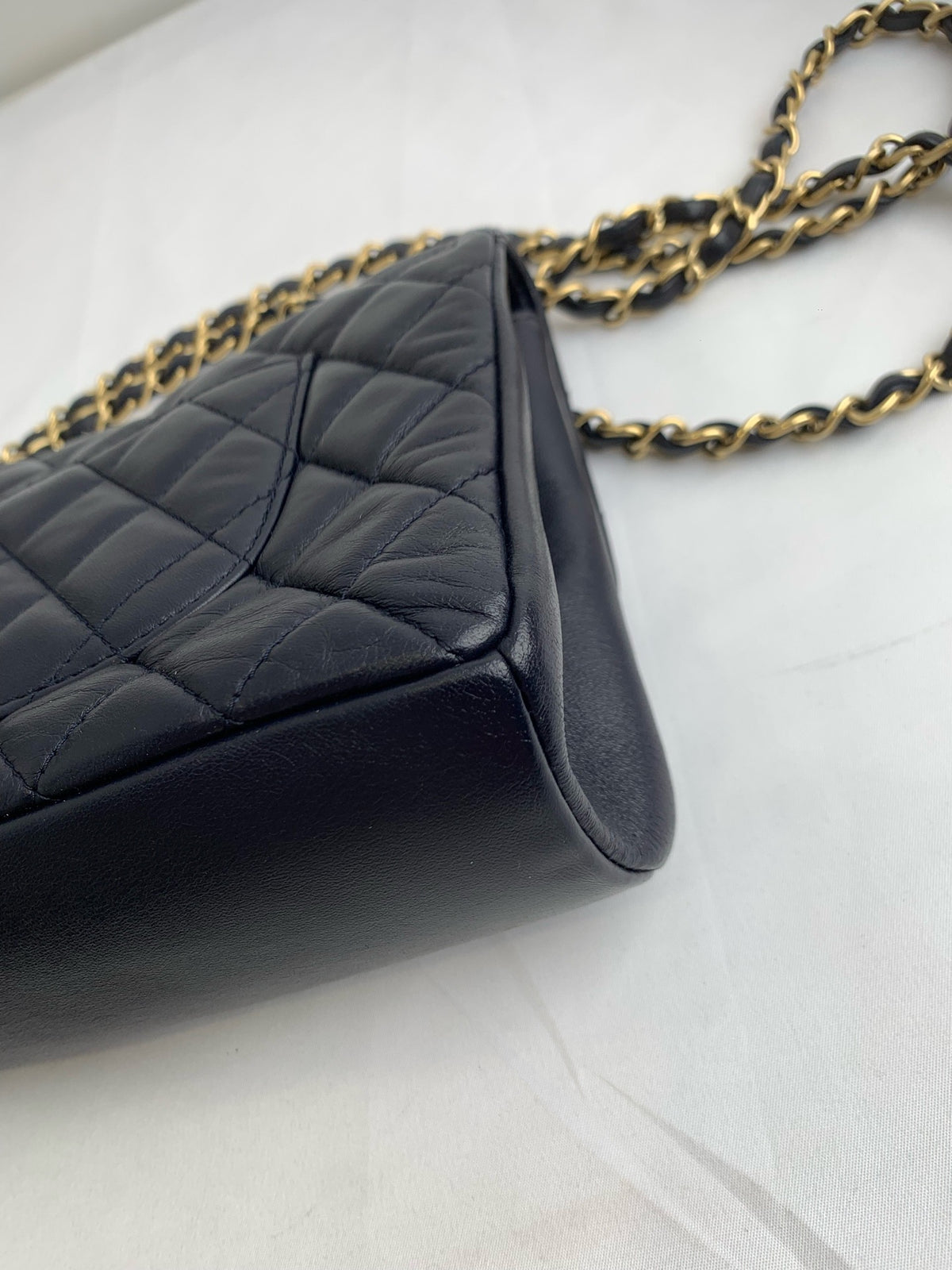 Chanel - Classic Flap - Leather - Blue - (medium)