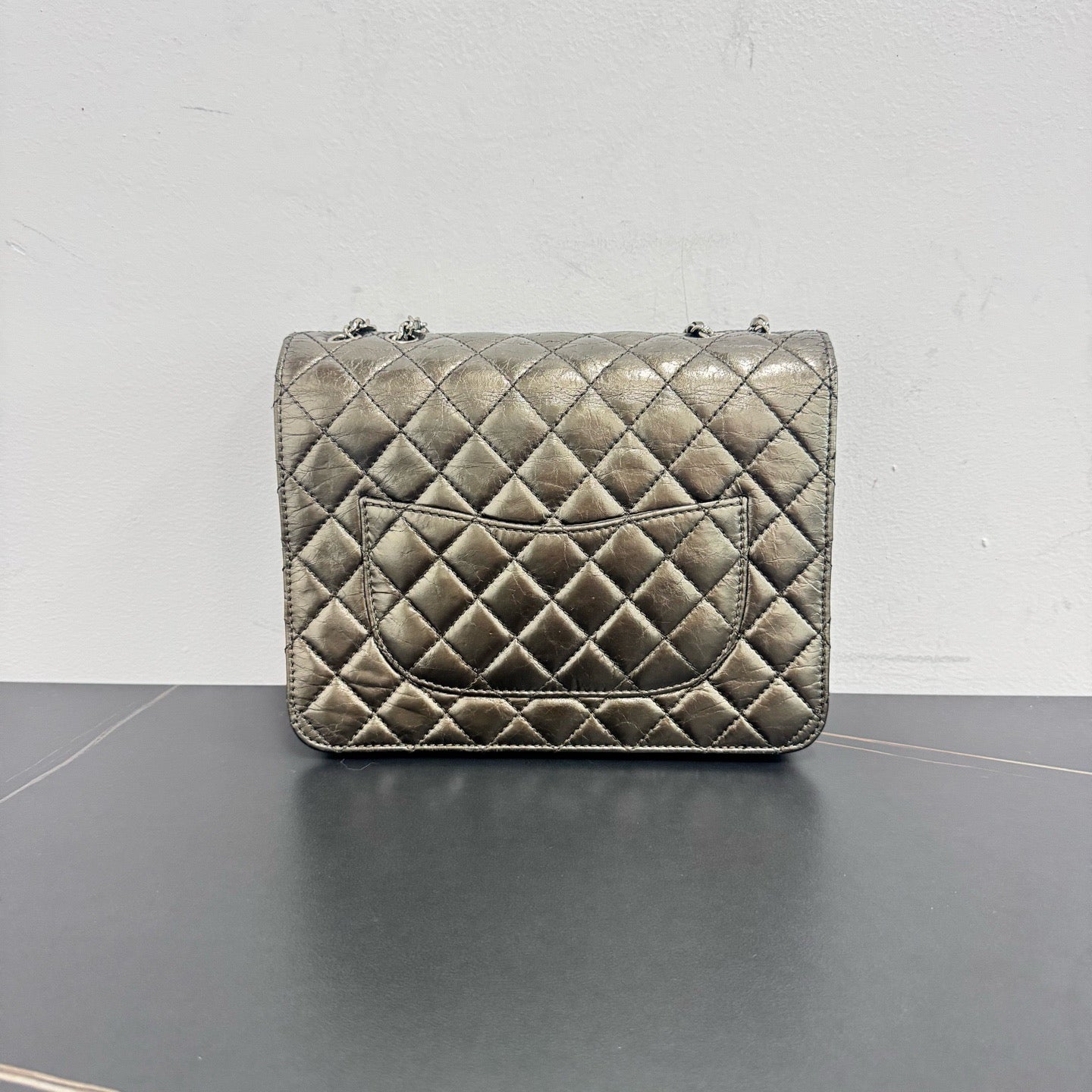 Chanel - Classic Flap - Leather - Gold - (medium)