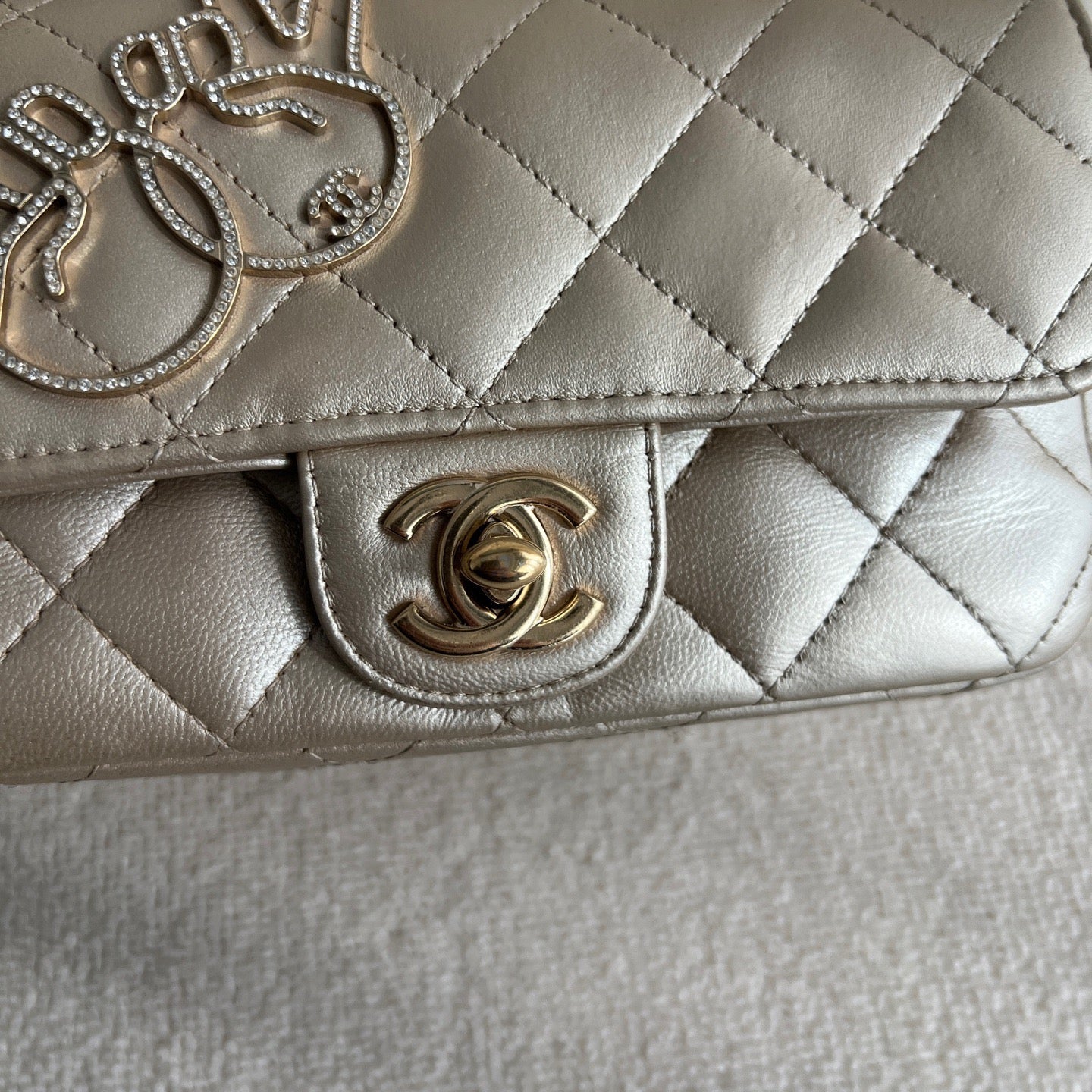 Chanel - Classic Flap - Leather - Gold - (mini)