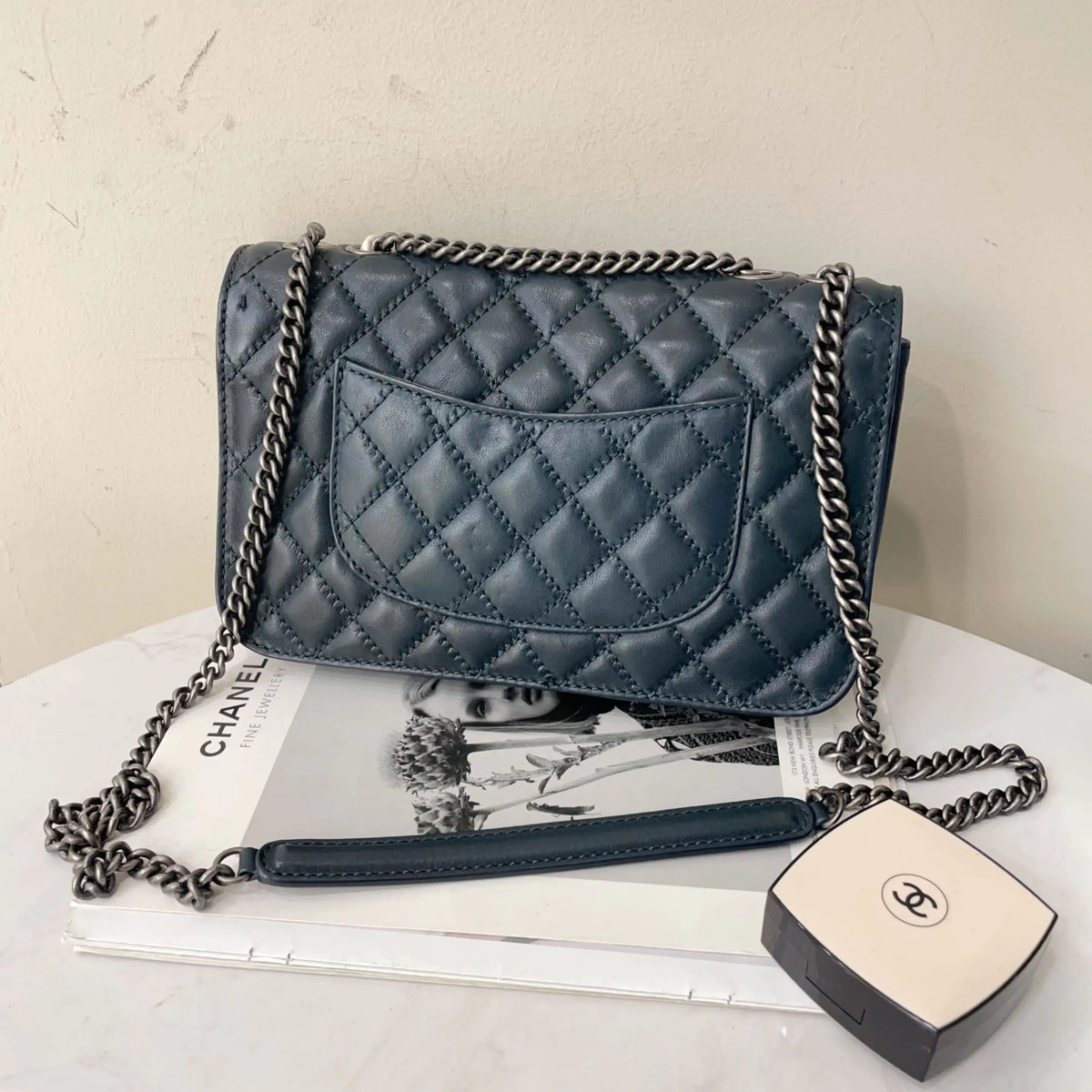 Chanel - Classic Flap - Leather - Green - (medium)
